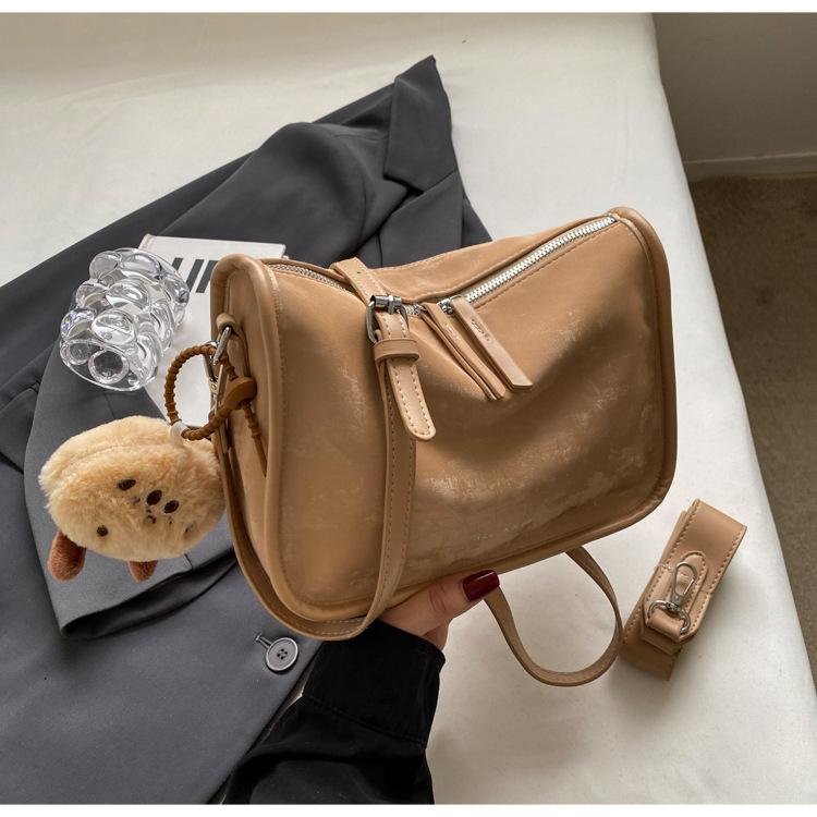 

Women s bag high-end niche pillow bag popular fashion shoulder crossbody soft leather women s bag fashion small square bag хаки