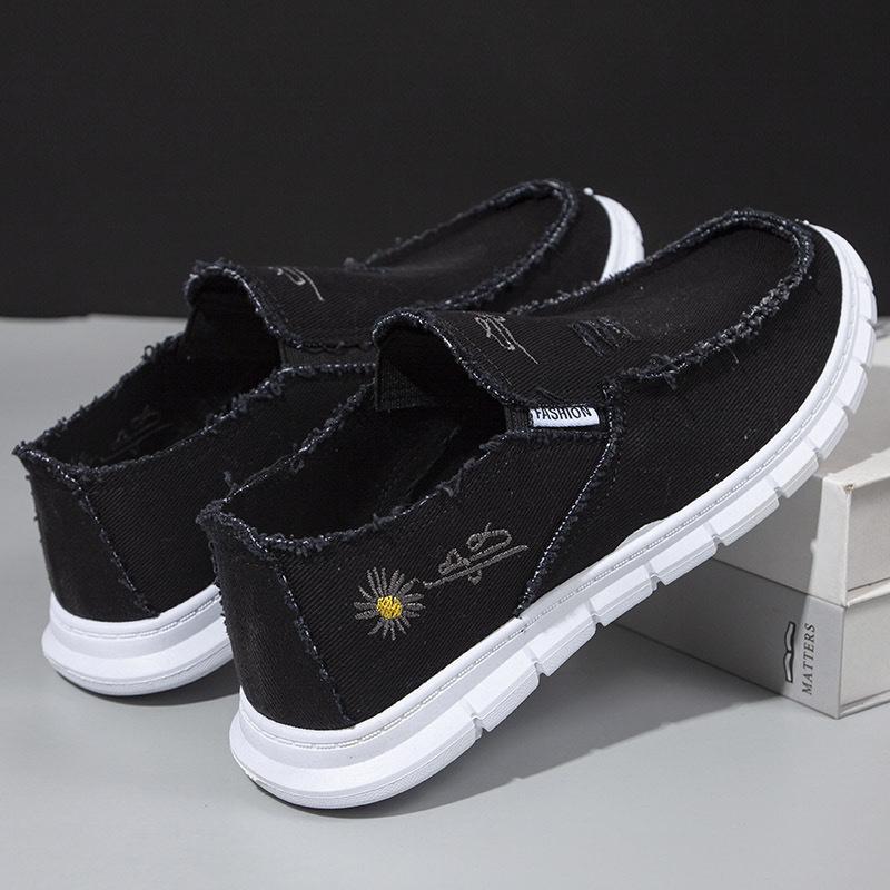 Canvas Shoes for Men Summer New Original Daisy Embroidery Men Casual Shoes Lightweight Breathable Flat Sneaker Zapatos De Hombre