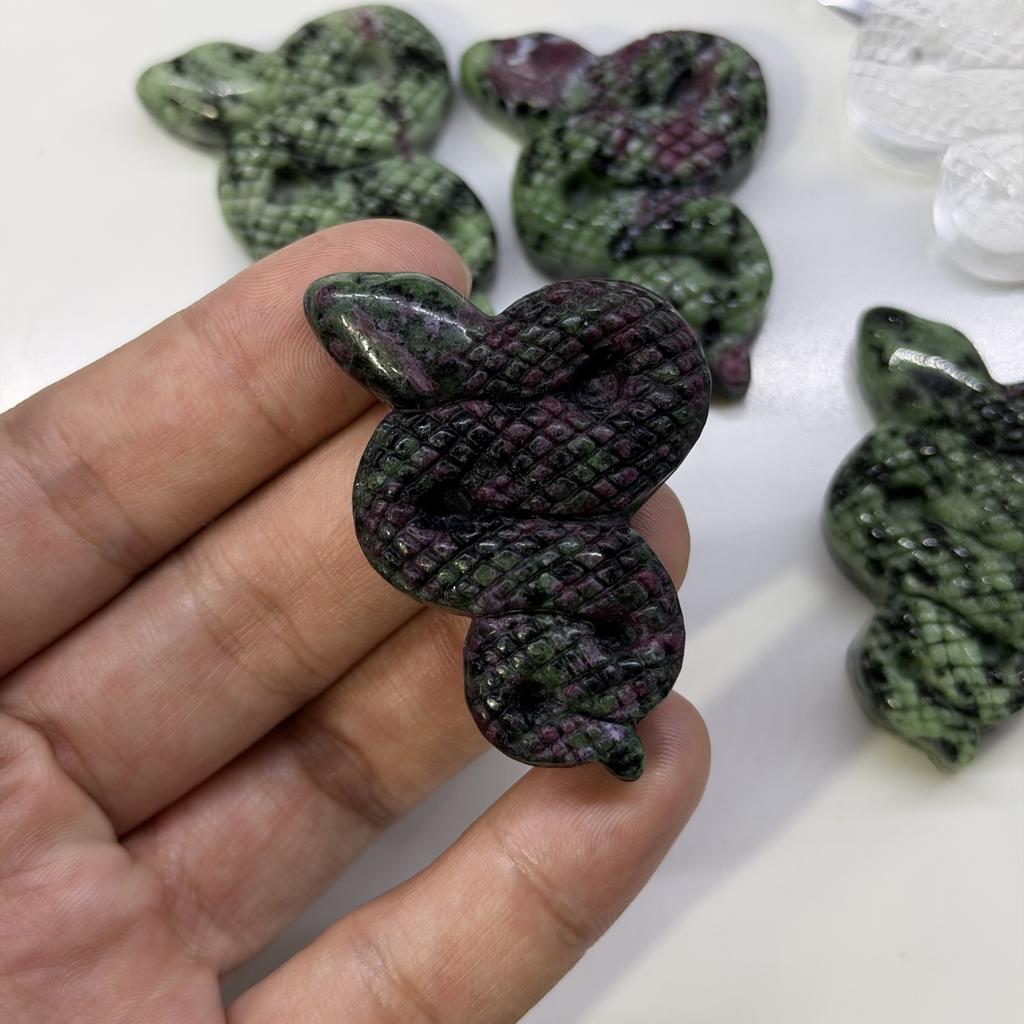 Natural Crystal Snake Figurine Raw Stone Ruby Zoisite Clear Quartz Healing Stone Feng Shui Luxury Home Decor Gift