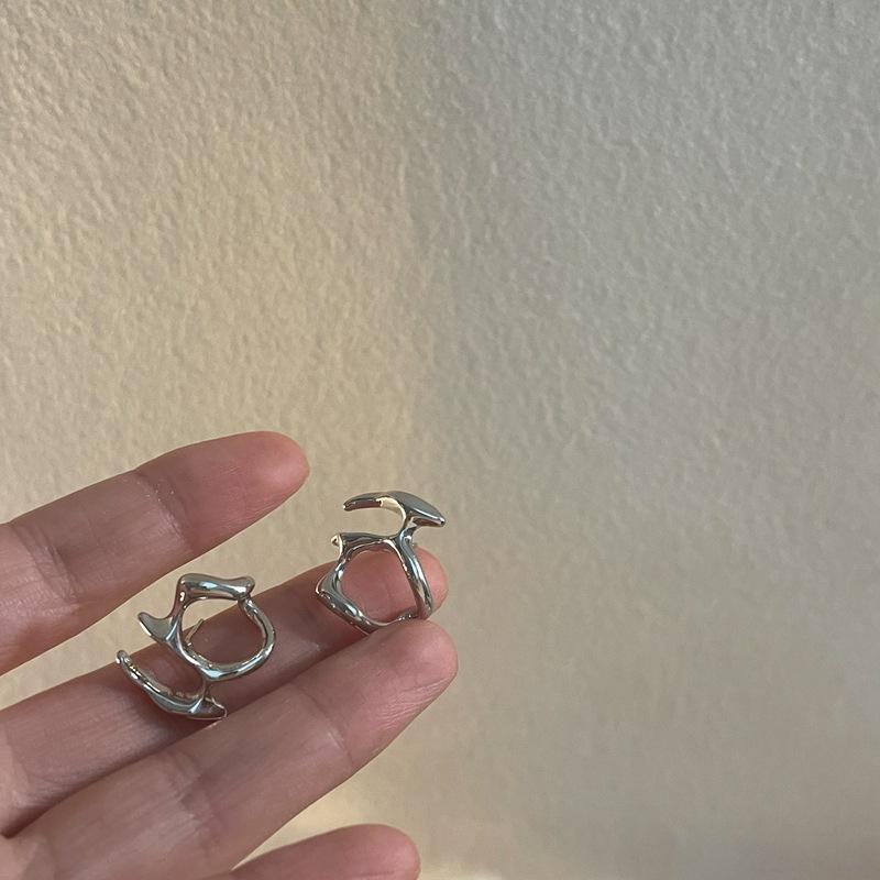 Düzensiz Sıvı Metal Hollow Küpe Tarzı Hip-Hop Punk Moda Kişilik Uzun Küpe Bayan Kız Seyahat Aksesuarları