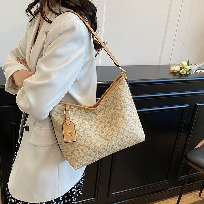 Women's bag new printed retro messenger bag large capacity casual shoulder bag underarm bag