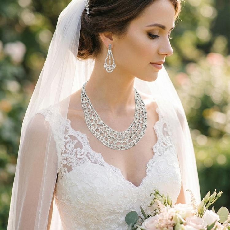Contemporary Hollow Circle Design Studs Earrings With Matching Dainty Chain Necklace Rhinestones Set for Women Grils