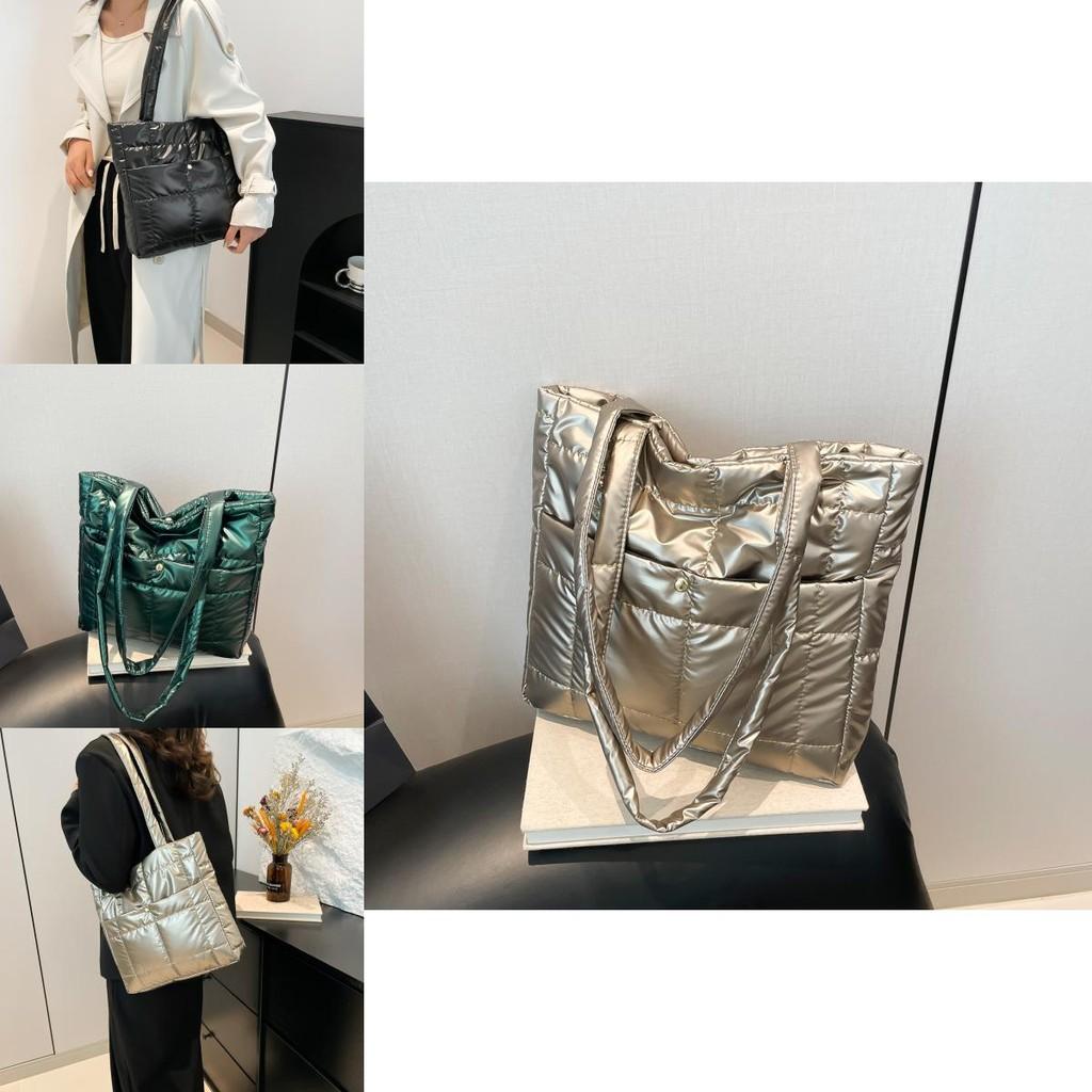 Versatile Everyday Tote Bag For Women With Chic Design And Spacious Interior In Black