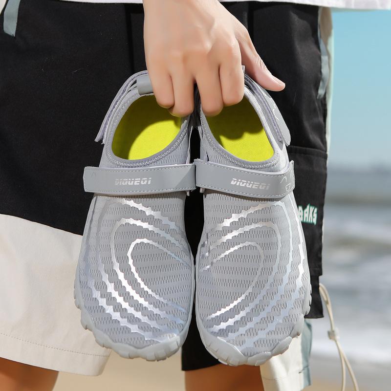 

New outdoor creek walking shoes anti-cut beach shoes breathable swimming fishing shoes non-slip amphibious quick-drying wading shoes 36