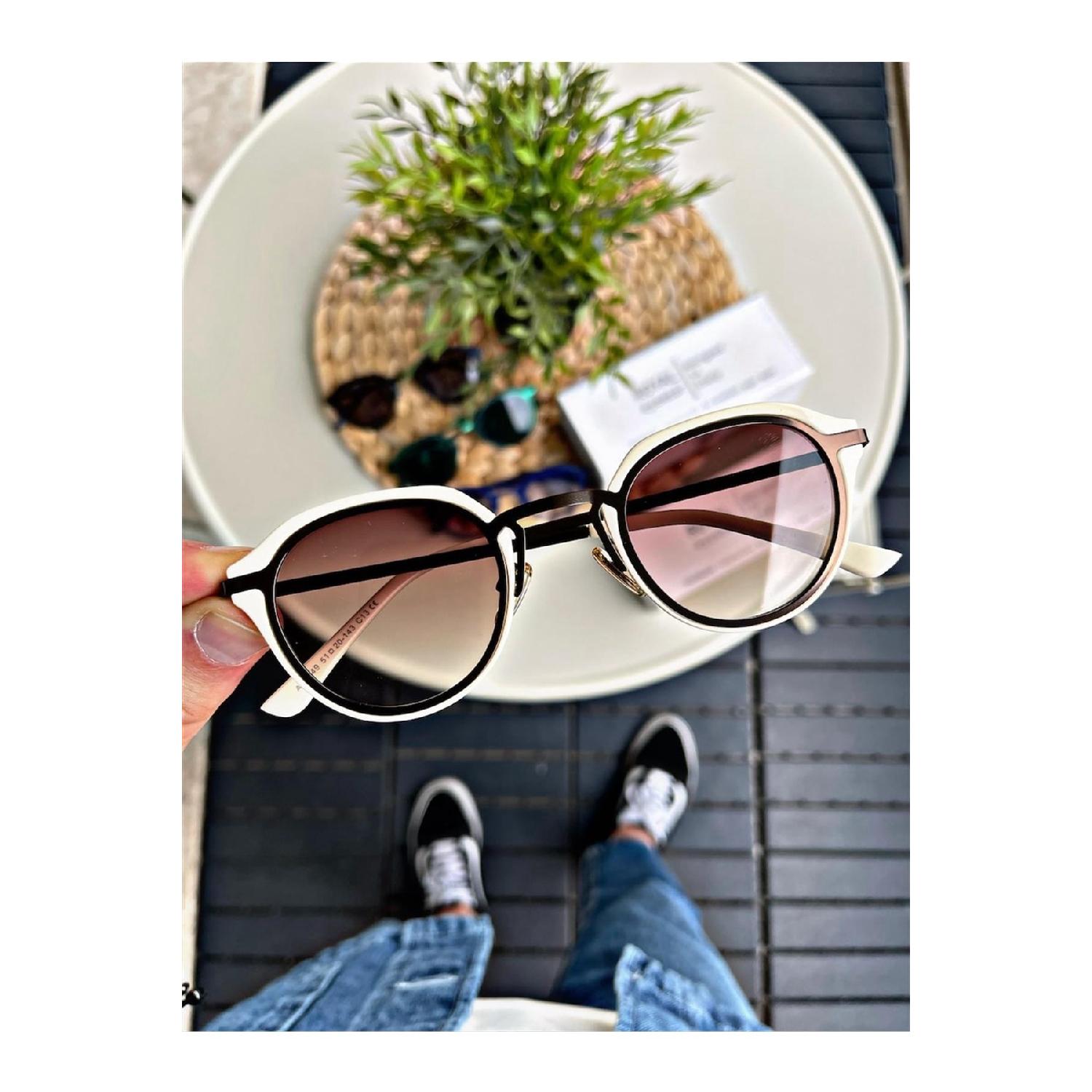 

Кремово-коричневые солнцезащитные очки унисекс Royal Eyewear Re0088 кремовый