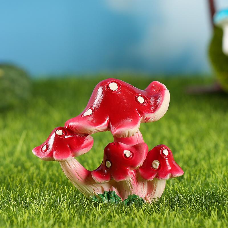 Mini Resin Mushroom Shaped Figure Ornament Home Decor Statue Waterproof Miniature Gift for Bonsai Dollhouse Fairy Garden Lawn