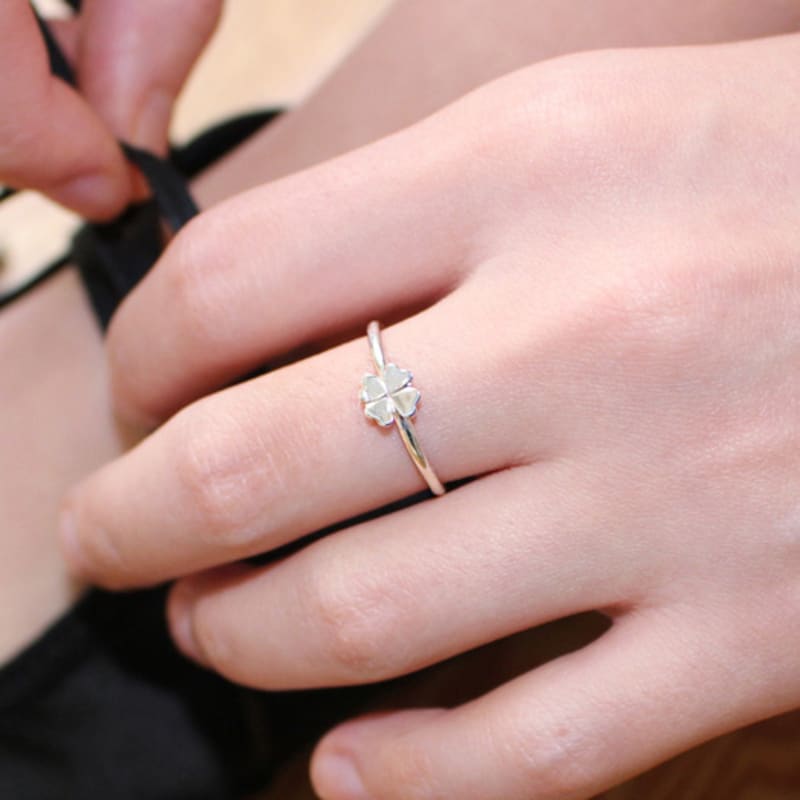 Overcozy Clover Ring