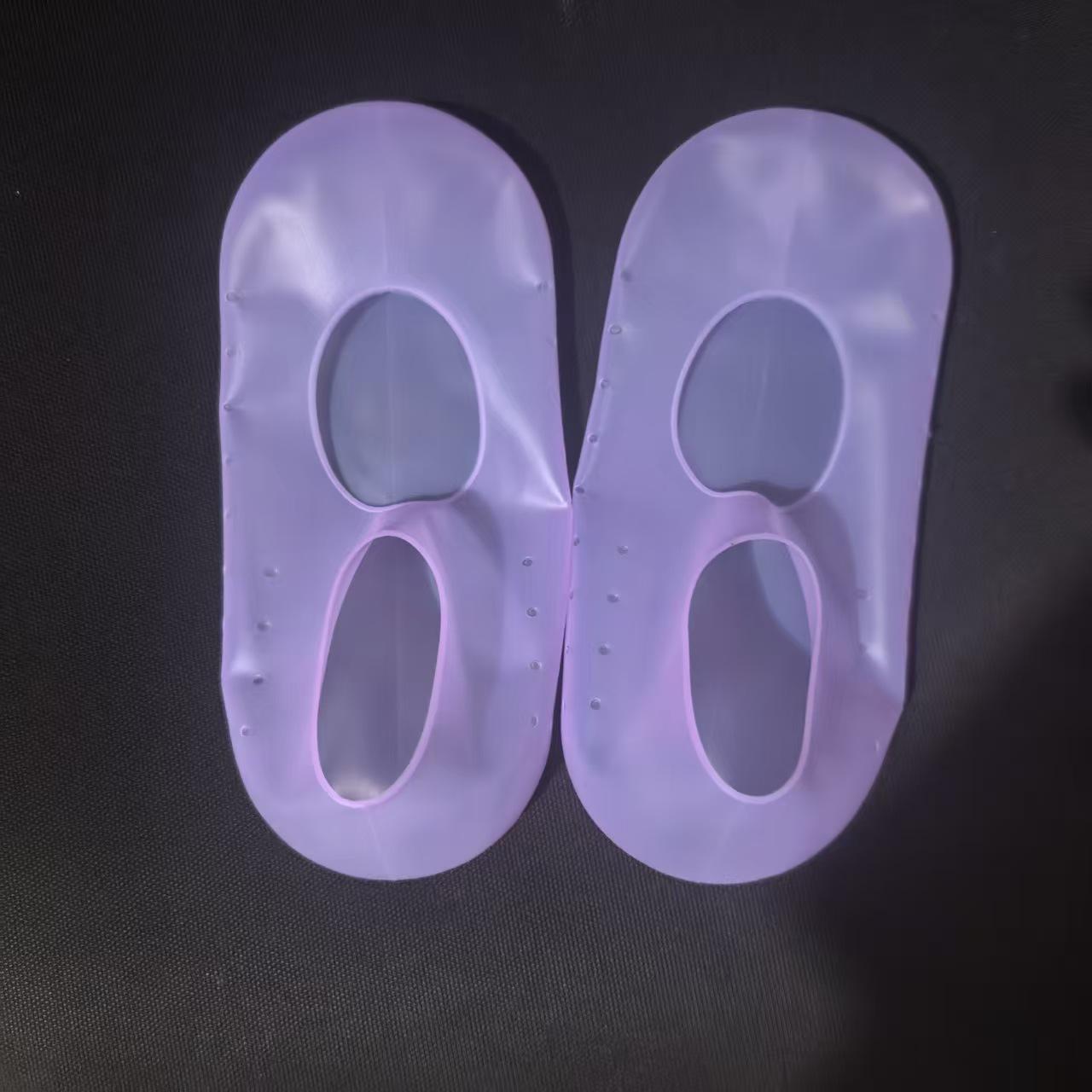 Silicone Beach and Sleeping Socks: Thickened Protective Covers for Softening Calluses One size