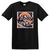 Rennwagen Berg Sonnenuntergang Grafik T-Shirt für Autoenthusiasten und Tee