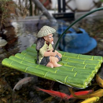 Bambusfloß Fischerfigur Boot Angeln Ältere Harzstatue Skulptur Schwimmend Außenhof Fischteich Aquarium Dekoration Ornament