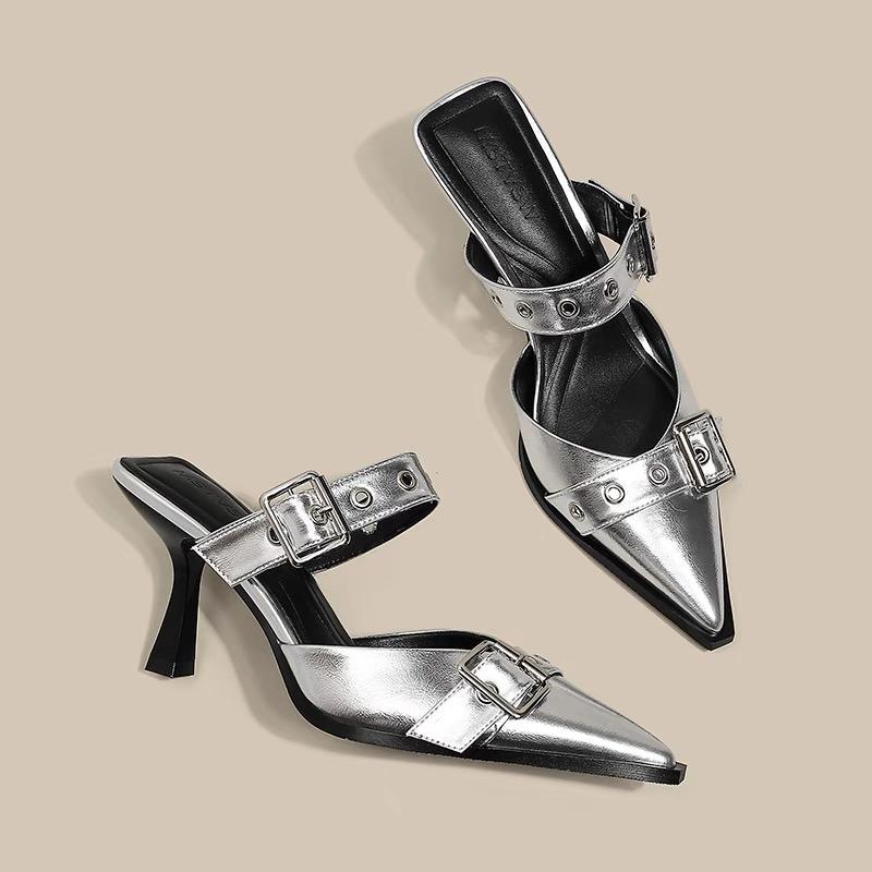 

Модные летние новые сандалии баотоу женские модные чаки с мелким вырезом заклепки металлическая пряжка противоскользящие износостойкие изящные тапочки 34 серебряный