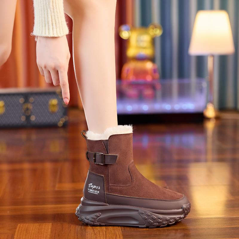 

Leather retro snow boots women s velvet winter warm cotton shoes new Martin platform short boots round head 39 коричневий