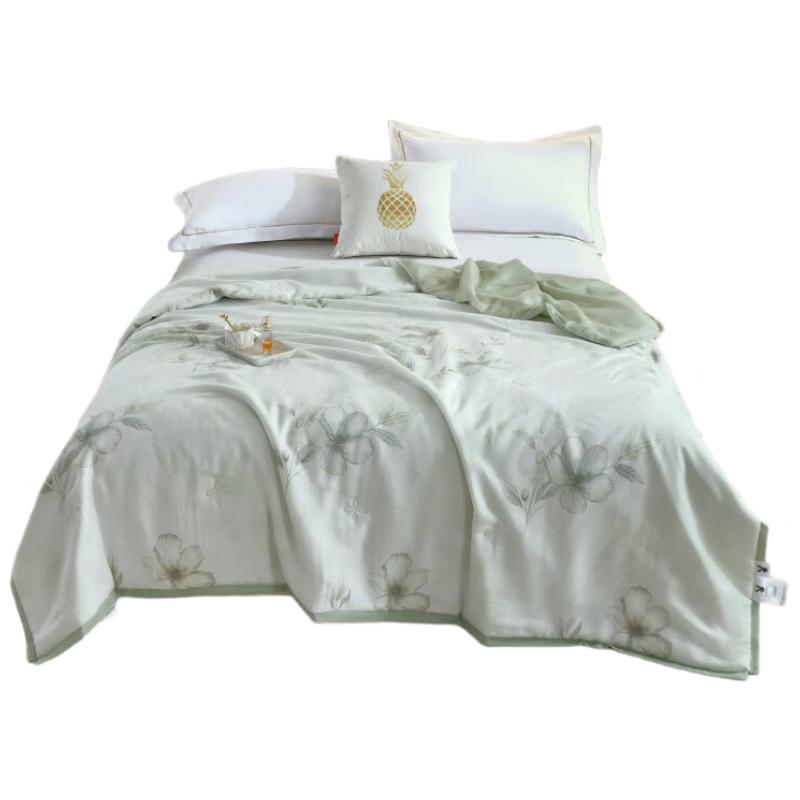 

Playboy Cloud Yarn All-Season Quilt