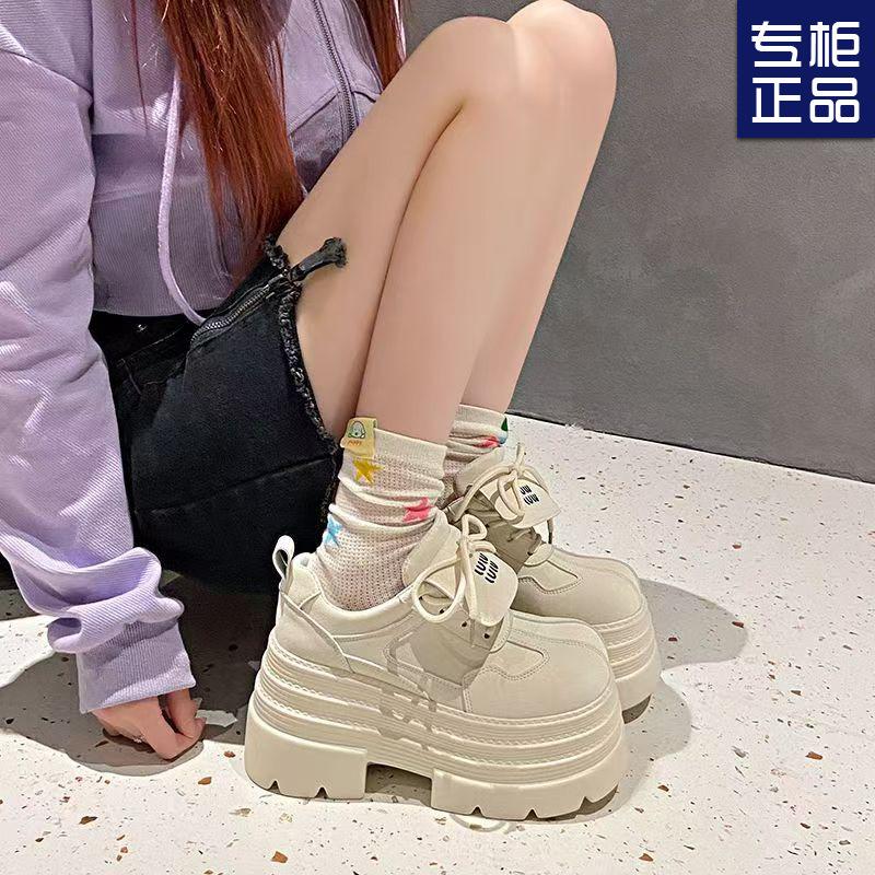 2025 neue Frühling kleine 10cm Plateau Loafer Damen Muffin Einzel Schuhe Schnürschuhe Casual und leichte höhenvergrößernde Schuhe