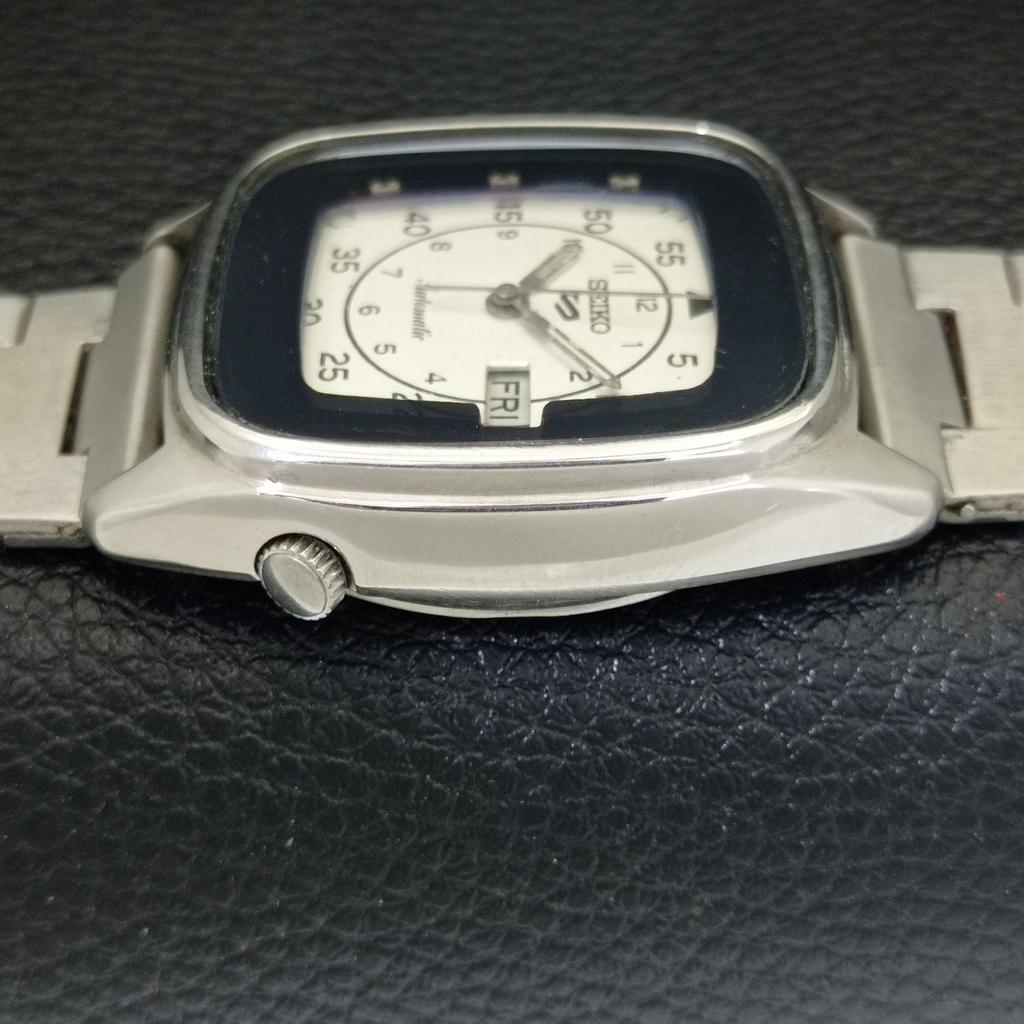 GENUINE VINTAGE SEIKO 5 AUTOMATIC JAPAN MENS WHITE COLOR DIAL WATCH a702521-1 R126-a702521