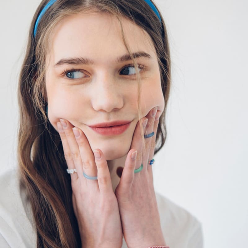 FANTASTIC PLANET klassisches Satin-Haarband Klein (6 Farben)