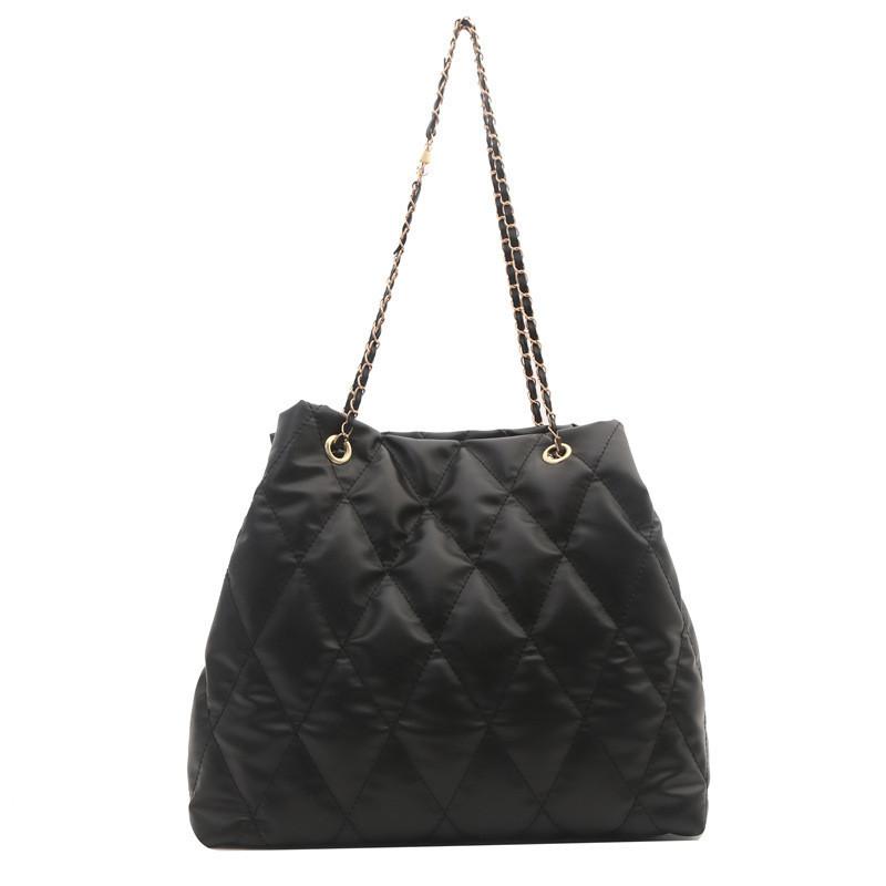 Trendy Korean Style Chain Tote Bag Casual Large Capacity Sleek Design For Daily Use