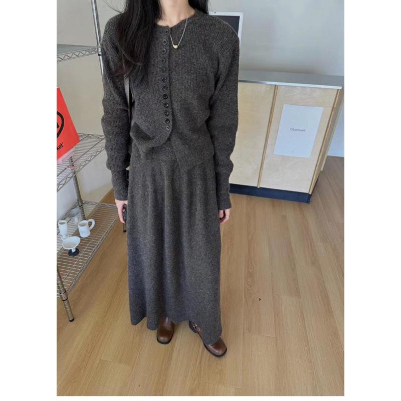 

«Женский облегающий трикотажный кардиган и юбка с высокой талией, костюм-двойка — японский и корейский стиль для осени/зимы» XXL