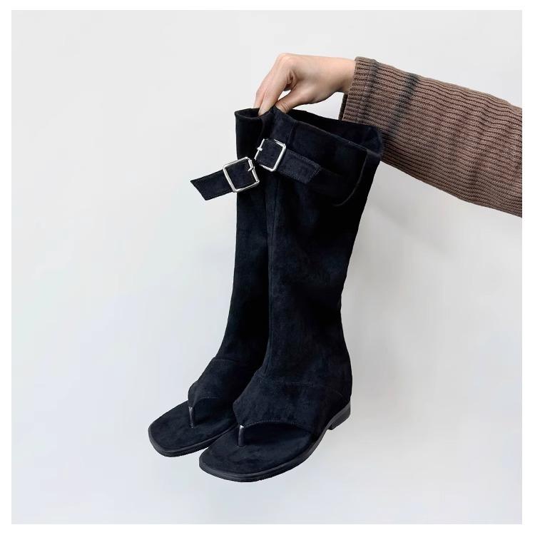 

Korean version of fashion niche toe cool boots 2025 new dark medium boots pleated pile boots retro western boots 40 чорний