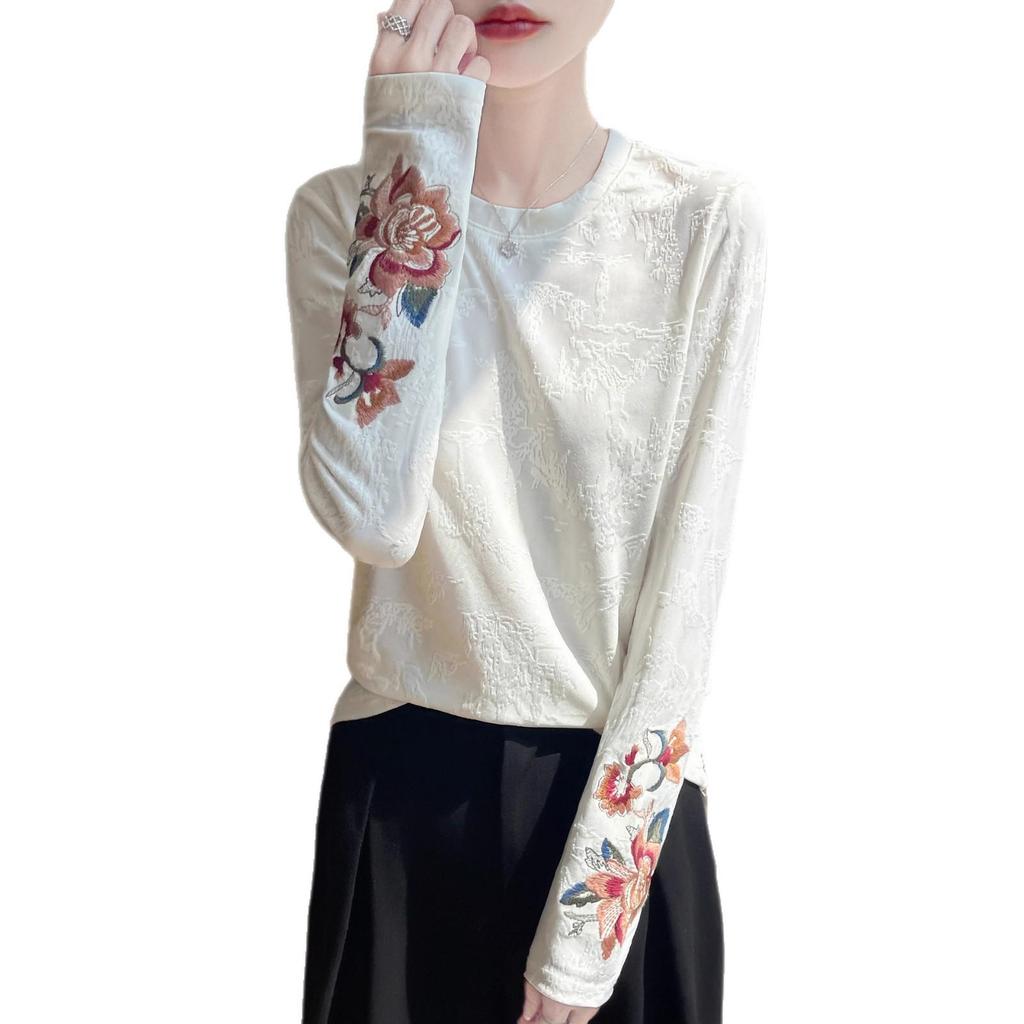 Women's Autumn Retro Embroidery Jacquard Shirt: Long-Sleeve, Round Neck Pullover