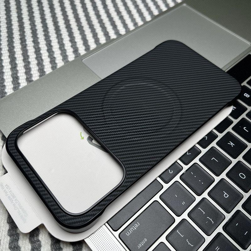 Voor Xiaomi POCO F8 Ultra Hoesje Hard PC Slank koolstofvezel magnetisch Draadloos opladen Beschermende Achterhoes Voor POCO F8 Pro Shell