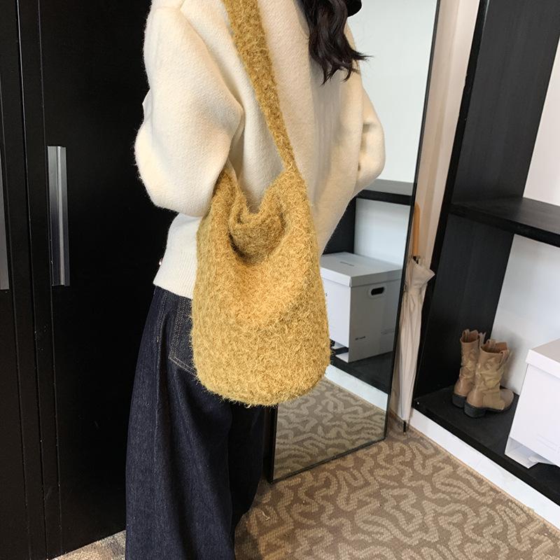 2025 Autumn and Winter New Yellow Fruit Tree Soft Velvet Shoulder Crossbody Backpack Shopping Backpack Bucket Shoulder Bag