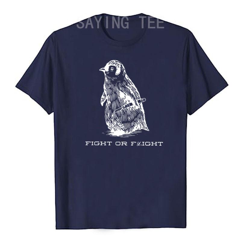

Футболка с забавным пингвином «Бей или беги» с мемом «Бей или беги» Милые классные графические наряды Юмористическая футболка с надписью «Любитель пингвинов» Подарки XXXXXL темно-синий