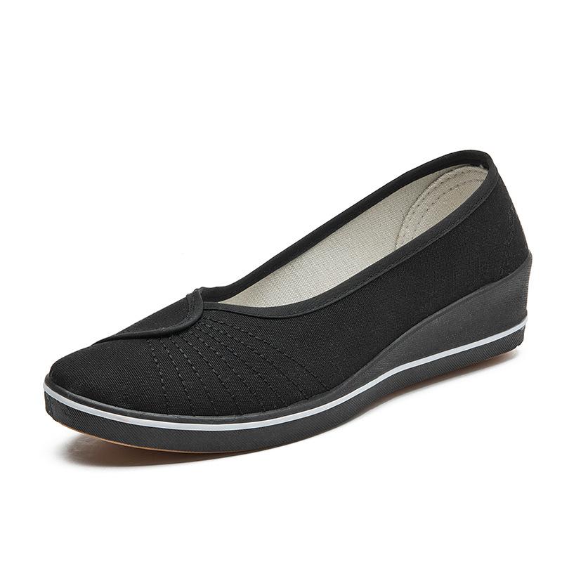 Fashion Women's Work Shoes with a Flat Heel and a Wedge Heel for Nurses