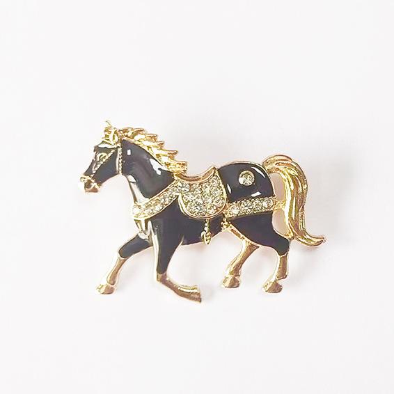 LATS Classic Rhinestone Saddle Horse Brooches for Women Zodiac Animal Lapel Pins Casual Party Accessories New Year Gifts Friends
