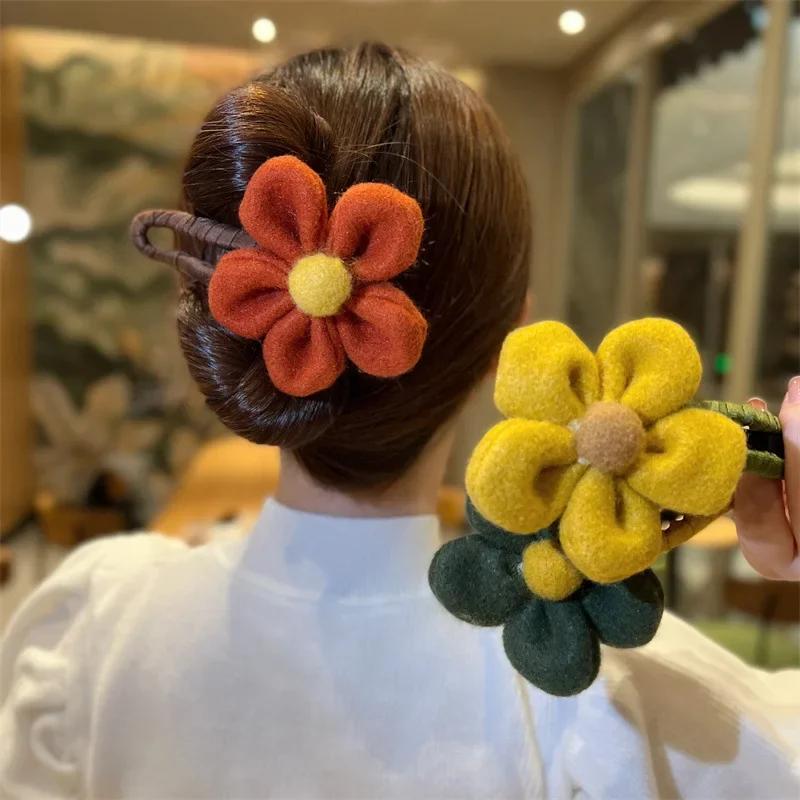Mote Pluss Størrelse Plysj Blomst Hårklemme Ny Bak Skje Pan Hår High End Elegant og Moteriktig Personlig En Linje Klemmer