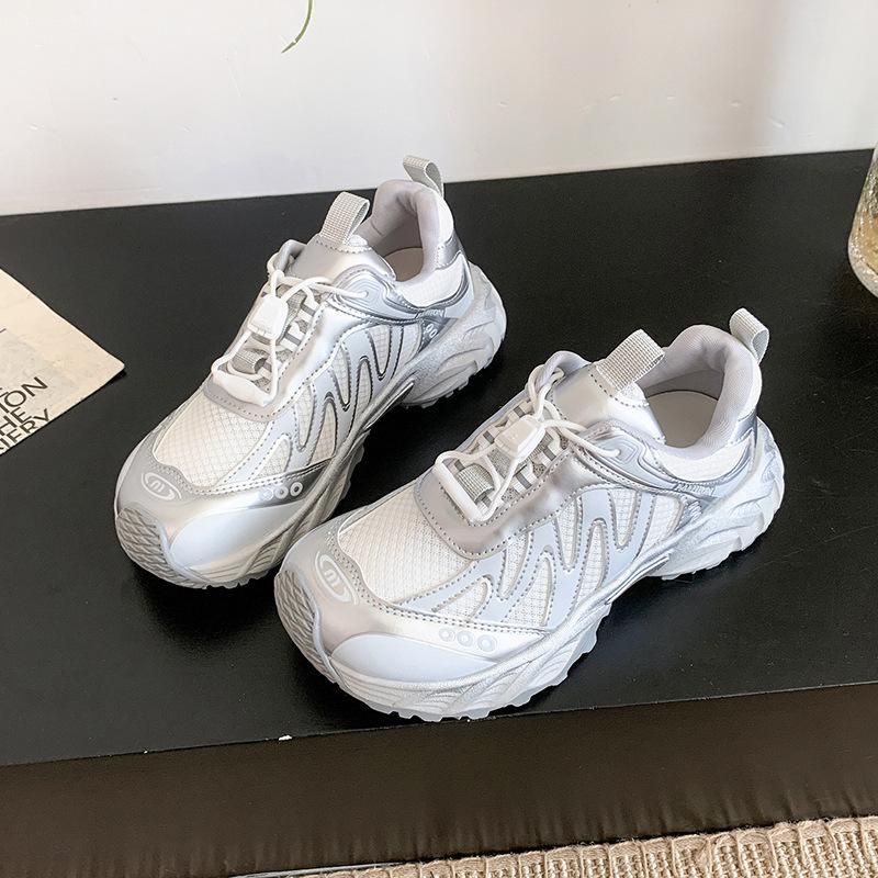 

2025 new summer mesh breathable dad shoes women s platform fashion casual sports shoes versatile little white shoes 40 серебряный