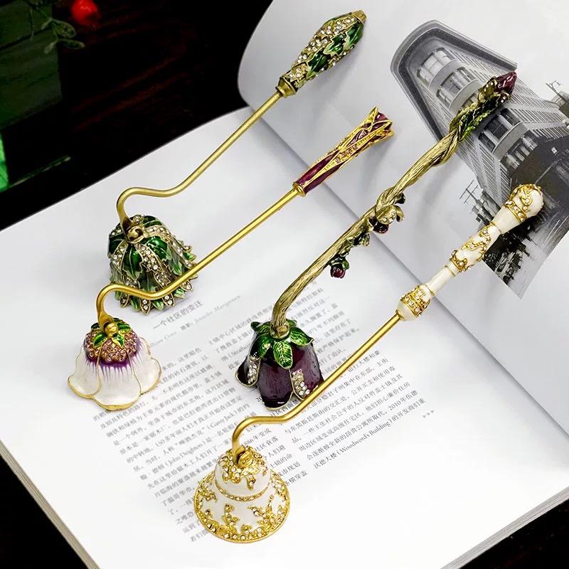 Vintage Candle Extinguisher Aromatherapy Enamel Diamond-encrusted Art Retro Long Handle Candle Snuffer Elegant Household Decor