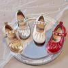 Children's Retro Mary Jane Flats: Girls' Solid Color Round Toe Low-Cut Princess Shoes with Velcro and Pearls.
