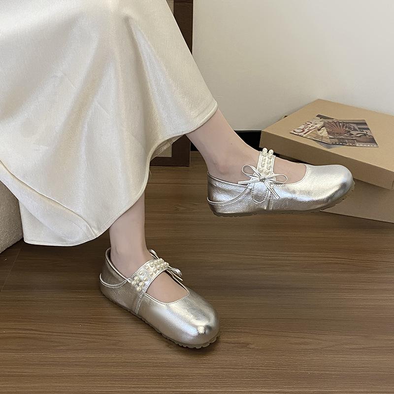 French beautiful flat-soled single shoes women's 2025 new summer with skirts are not tired, Doudou small leather shoes, Mary Jane shoes