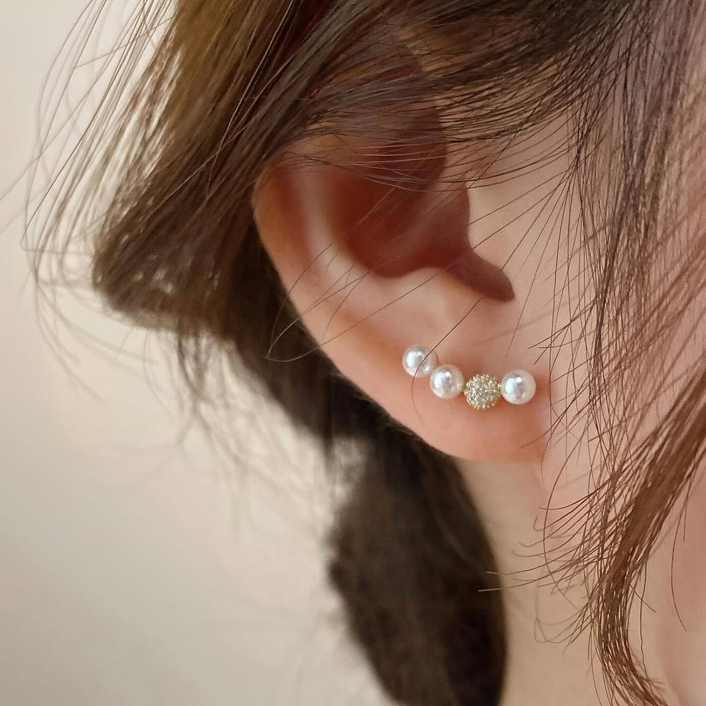 1 Pair of Simple And Versatile Shiny Round Bead Rhinestone Earrings, Niche Design, Light Luxury And Simple Earrings, Suitable for Daily Wear