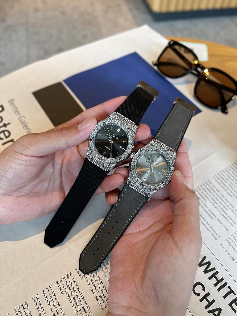 SWISS STYLE QUARTZ WATCH FOR MAN AND WOMAN