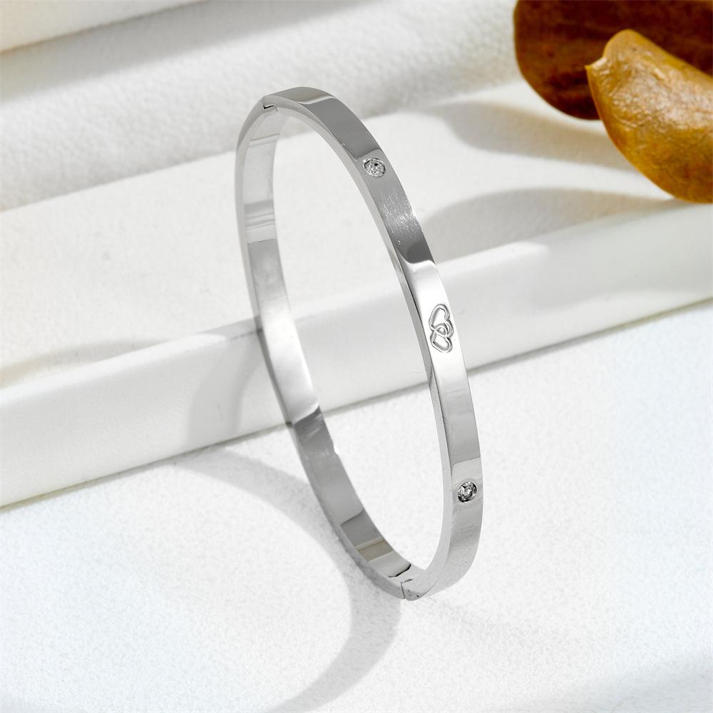 2026 Fashion Bracelet, High-end Temperament Elegant Jewelry Light Luxury Niche Design Love Bracelet