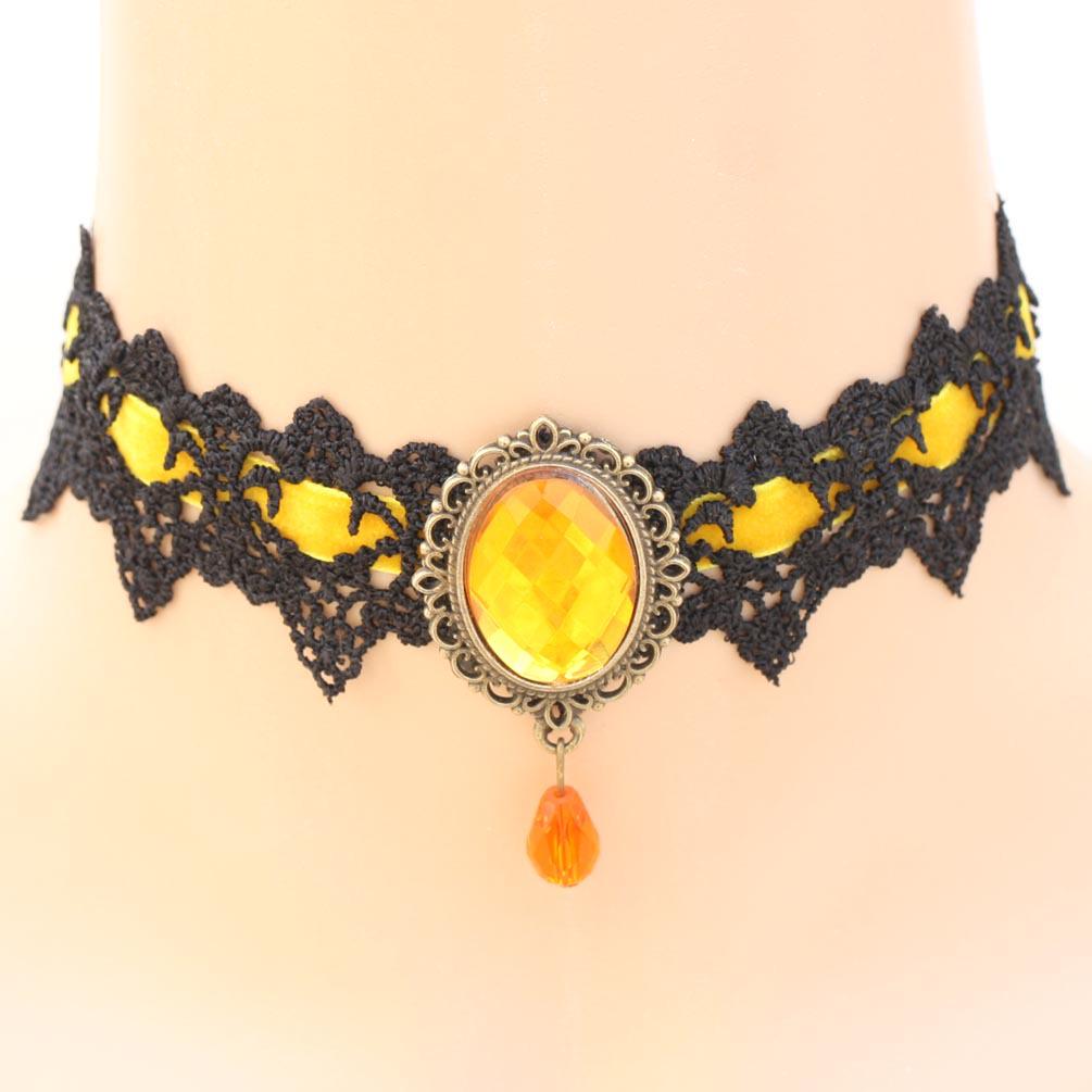 

Retro Lace-Trimmed Crystal Pendant Choker Necklace