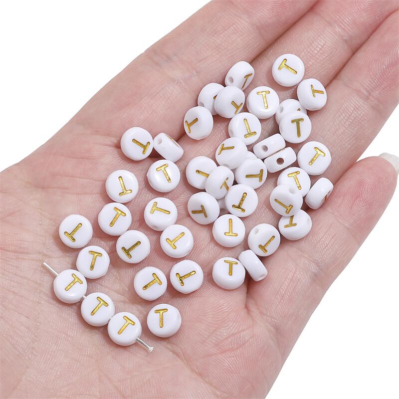 50 ks Akrylové zlaté A-Z anglické písmenkové korálky Ploché kulaté korálky s abecedou pro výrobu šperků DIY Pár Přátelství Náramek Náhrdelník