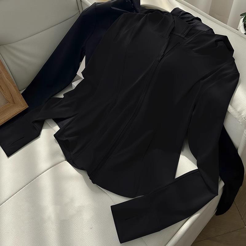 

Жіноча рожева приталена куртка з капюшоном для захисту від сонця - Легка, дихаюча літня куртка для йоги One Size [40-70 kg] чорний