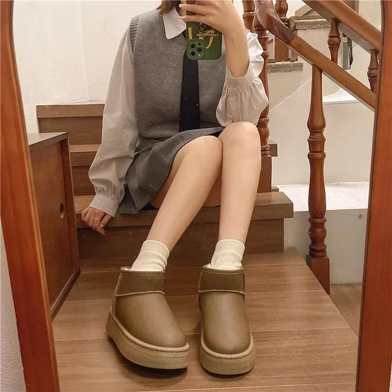Women's Thick Sole Warm Snow Boots Wear-resistant Anti-slip Round Head Boots Women One Kick Breathable Suede Suede Leisure 2025