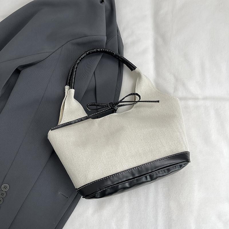 Elegant And Chic High Quality Bucket Handbag Trendsetting Street Style For Everyday Use BlackWhite