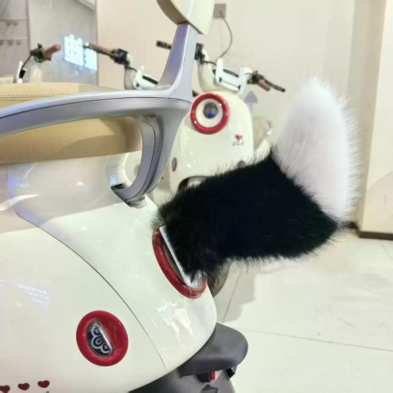 Car Electric Remote Control Shaking Tail with Sound Effect Funny Auto Interior Decor for Car Enthusiasts Gift