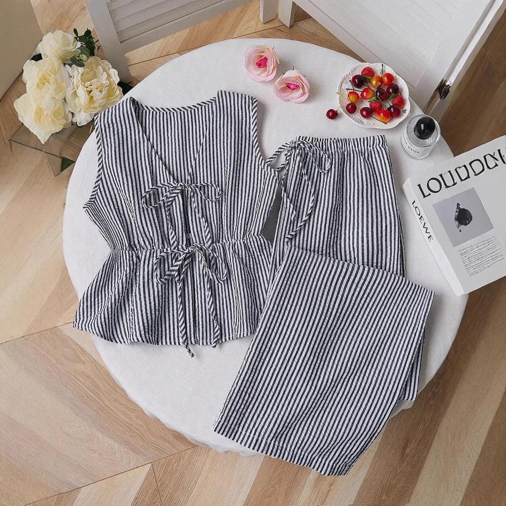 Ensemble décontracté d'été rayé avec gilet à lacets et pantalon ample