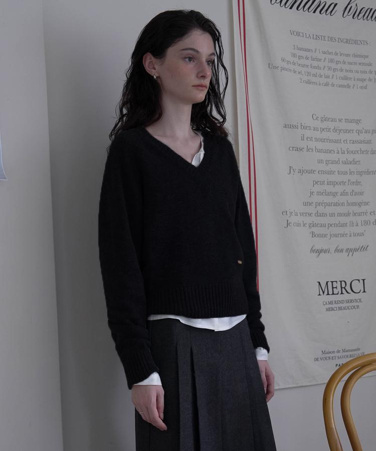 DEHEVE Wool V-Neck Knit [Black]