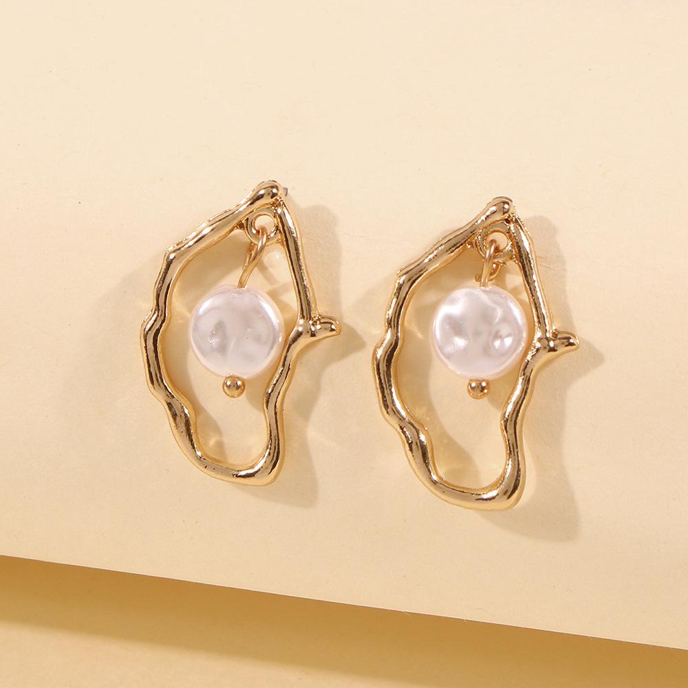 

Fashion Vintage Irregular Pearl Earrings For Women Elegant Fine Pearl Geometrics Pendant Earrings Luxury Exquisite Jewelry Gifts 1 pair