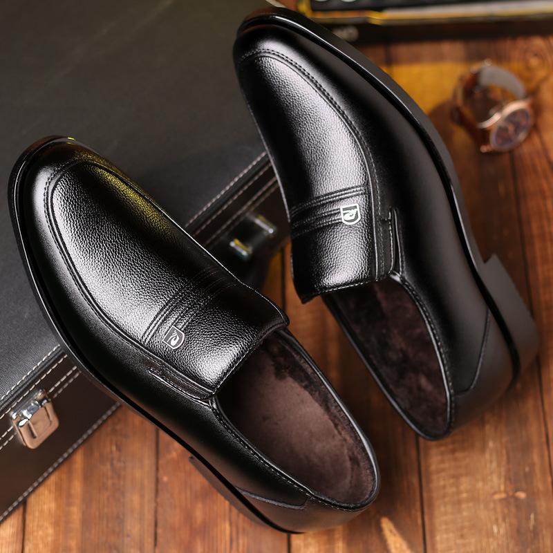 Men's leather shoes leather business dress soft-soled cowhide work and leisure in the elderly spring and autumn soft leather dad men's shoes