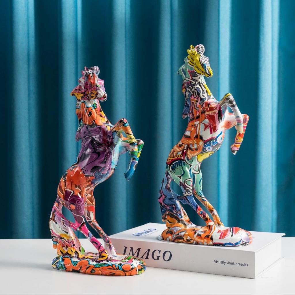 Water Transfer Horse To Success Resin Horse Ornaments Home Crafts Living Room Entrance Wine Cabinet Desktop Decoration