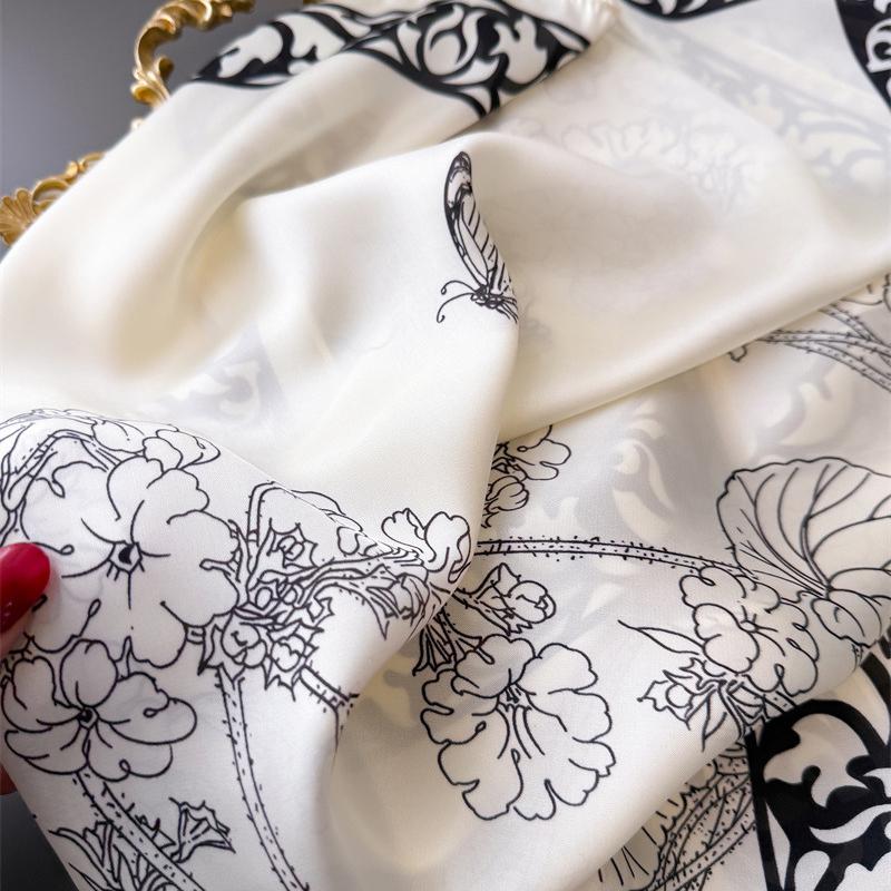 Luksusmerke Enkelt Trykk 70cm Firkantede Skjerf Dame Silkeskjerf Bandana Små Slips Hårbånd Foulard Sjal