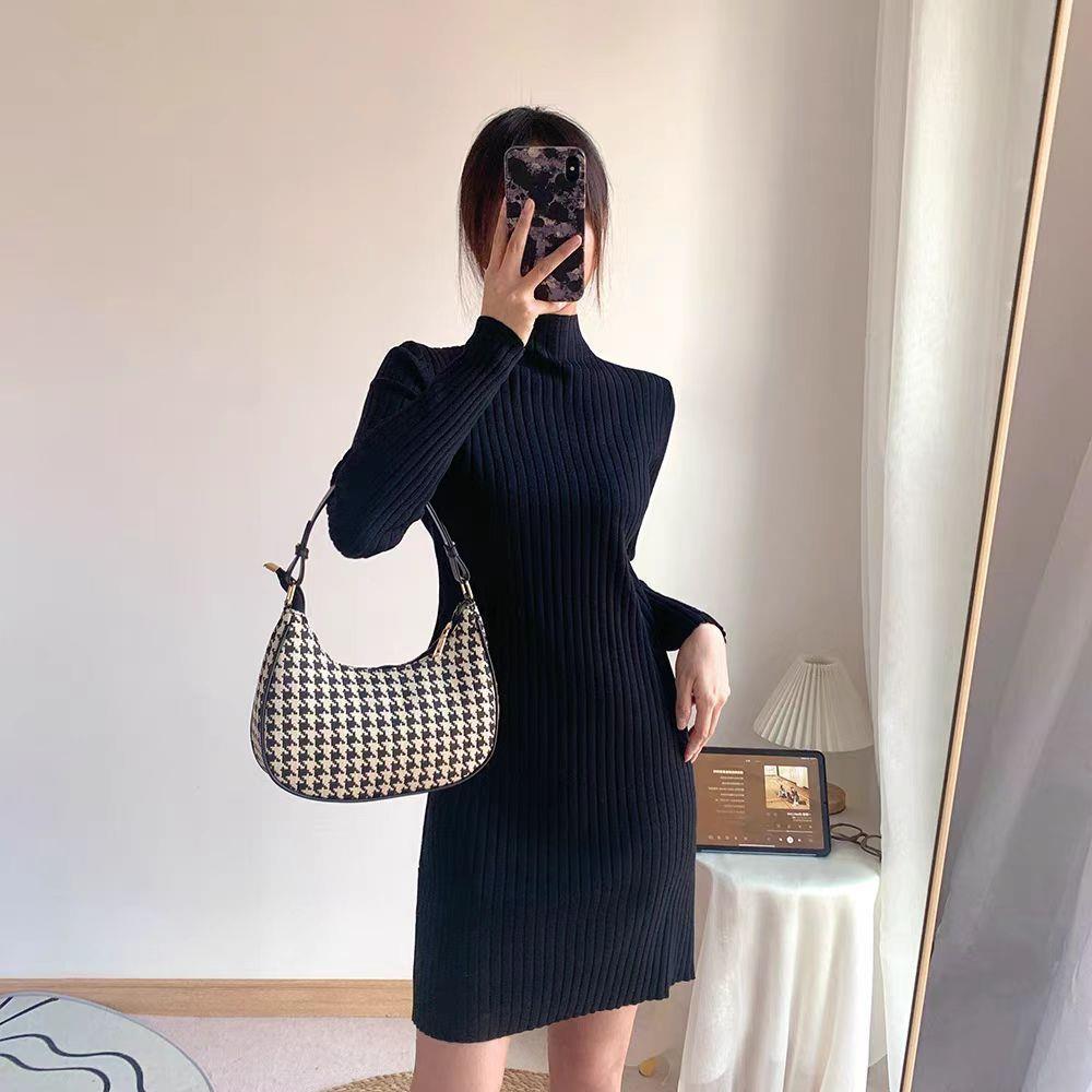 Robe tricotée ample à col semi-haut pour femme Automne/Hiver 2025